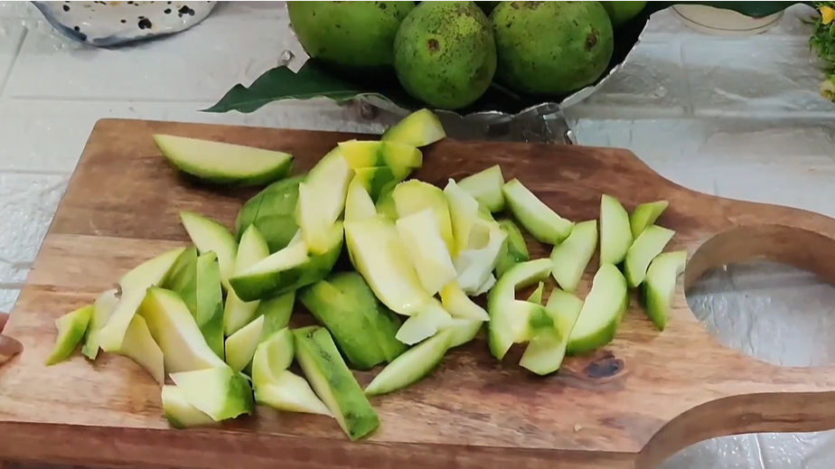 Prepare the Mangoes